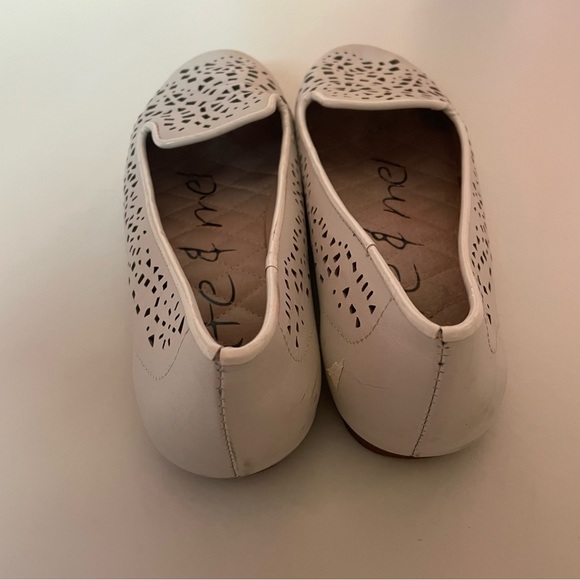 💚3/$15💚 KATE & MEL | Size 38 | white cut out pattern ballet slippers/ loafer - Picture 3 of 5